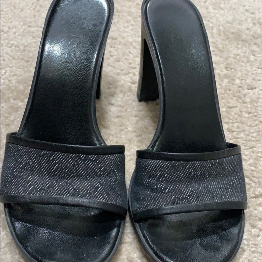 💯 Authentic Gucci Shoes 😍